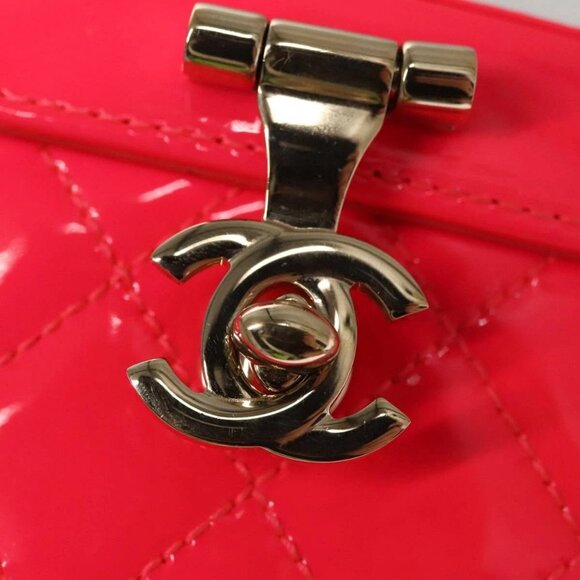 CHANEL Vanity Cosmetic Pouch Enamel Pink CC - Picture 11 of 15